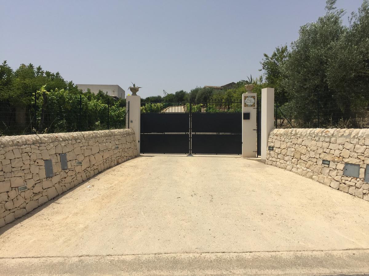 Agriturismoeloropizzuta Lido di Noto Bagian luar foto